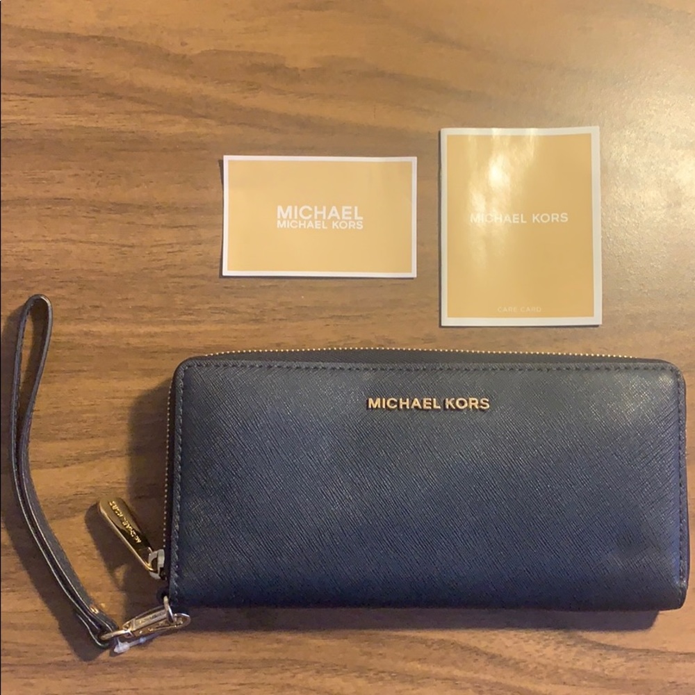Michael Kors wallet/wristlet